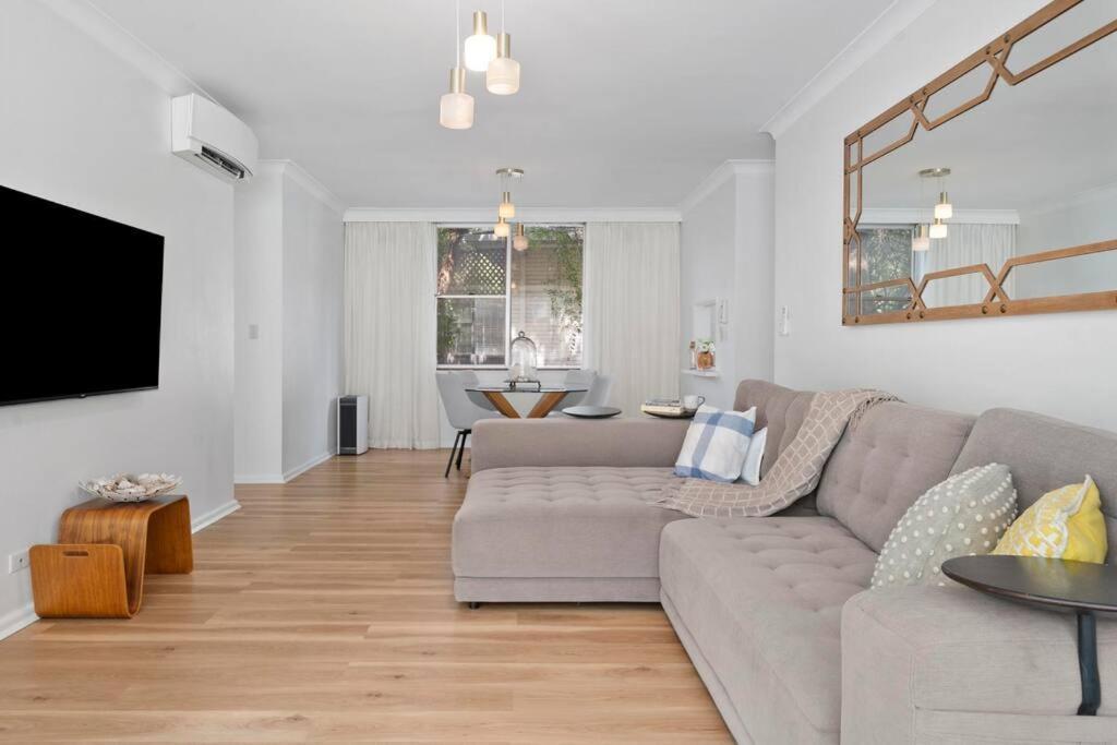 Apartment House Like Balmoral Escape *